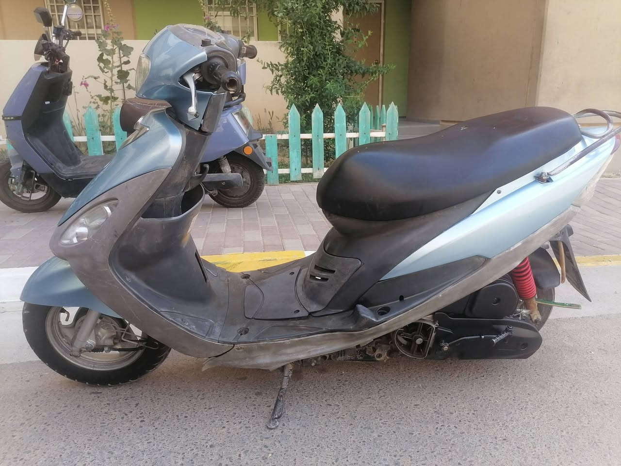السلام عليكم شباب دراجه ماكس منغولي ماكينتها ما مفتوحه ولا تبخر ولا تنقص بيها اوراق باسمي مكاتبه باسمي كفراتها موجودات الاصليات الملح سعرها 400 وبيها مجال بسيط حق الجيد عنواني بغداد منطقه بسمايه راح اخليه رقمي والشراي يتصل ***********
