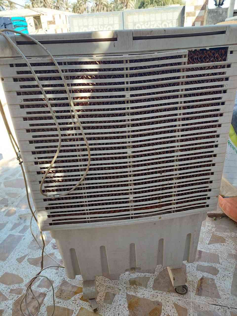 سلام عليكم كونفيرة للبيع
السعر 65الف المكان ديالى المقدادية 
رقم  ***********
