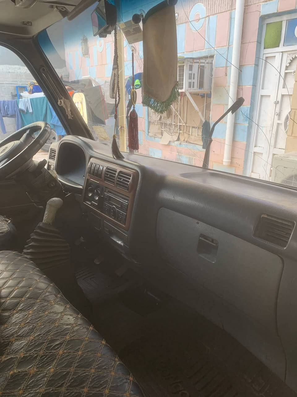 السلام عليكم كيا ام عيون موديل 2000 قماره قلاب مكينه خير من الله شاصي بيه فطر سياره حلوه رقم بصره مشروع وطني سنويه 27 مكاني ناصريه السعر 55وبيه مجال الشراي يتصل ***********
