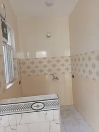 الحوز عالكورنيش • غرفة وصالة • جديدة