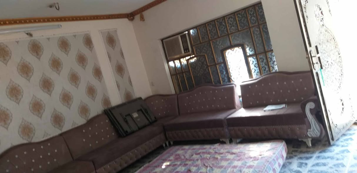 السلام عليكم بيت للبيع مساحته 150 واقع حال 180 متر بيت طابق الارضي غرفه نوم وصاله واستقبال ومطبخ وكراج طابق الثاني غرفه نوم وصاله رابع بيت عن الشارع العام الاستفسار على هاي الارقام
***********
*********** مكتب الجبوري العقارات
