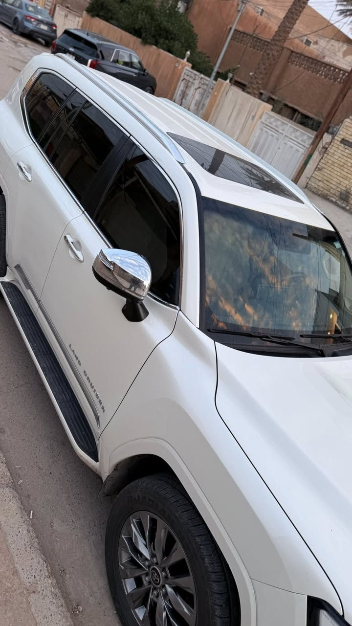 سلام عليكم لاند كروز موديل 2023VX. TWIN. TURBO. ماشيه 45km فول مواصفات لمتد سياره مكفوله كفاله عامه على أيدنه من شركه رقم سليمانيه 
تضليل بل سنويه بسمي سياره تحويل ثاني يوم 
سعر 710 بيها مجال لشراي 
مكان سياره /بغداد /الأمين ثانيه / معلمين/***********
