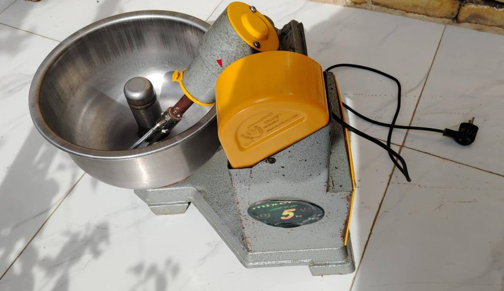 عجانة صناعية  5 كيلو  كبيرة الحجم وقوية 
السعر 115 ألف عمارة, ميسان


**إذا كنت صاحب هذا الإعلان وتريد حذفه لأي سبب، رجاءا أرسل رسالة إلى الدعم الفني**