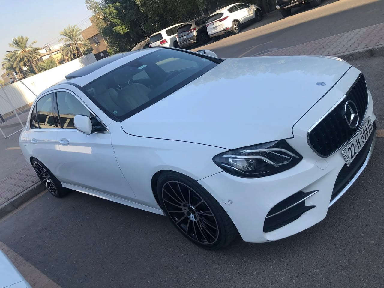 سلام عليكم  مرسيدس E300 وارد امريكي  مديل2017 سيارة فول مواصفات صدر جديد نوزل تخم جديد السيارة جاهزة من كلشي مسج صفر السيارة بدون صبخ فقط بنيد مبدل نفس الوان حساس امامي وخلفي خزن ميموري تتفها كشنات  مكاني بغداد حي الجامعة السعر 26  
***********
