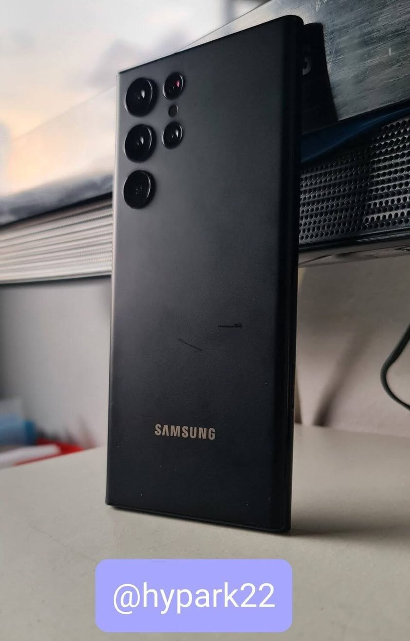 كلكسي أس 22 ألتـــرا
مبدل شاشة مرتبة ذاكرة 128 GB
الجهاز كلللش نضيف 
وصورتة تخبل فووووووول 
سعرة قفل 390 ألف 
مكانة الناصريــــة المركز 
***********
