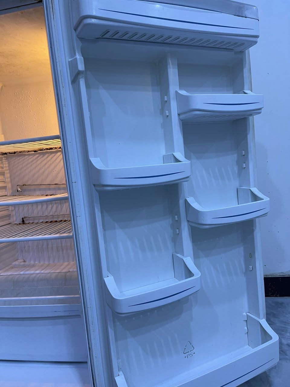 ثلاجه للبيع نضيفه جدا اخت الجديدة
وكاونتر متر نضيف جدا
بغداد الامين الثانيه ***********
مامتواجد ع الفيس
