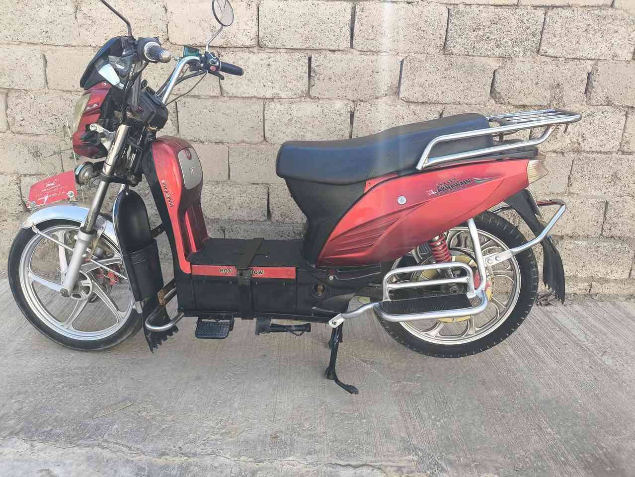 للبيع هارلي الأخوين 
5باتري موديل 23 
نضام سويج +بصمه تشغيل عن بعد
ماطور نظيف 
. نضام ار رجوع للخلف
4سرع 
كهربائيات كلها شغاله اي نقص مابيه نضافه فول 
كل نقص مابيه بطاريات عشره ونص يقرن فول 
ملاحظه دراجه ع فحص سعر 400 بيه مجال لشراي 
***********
+9647827587898
