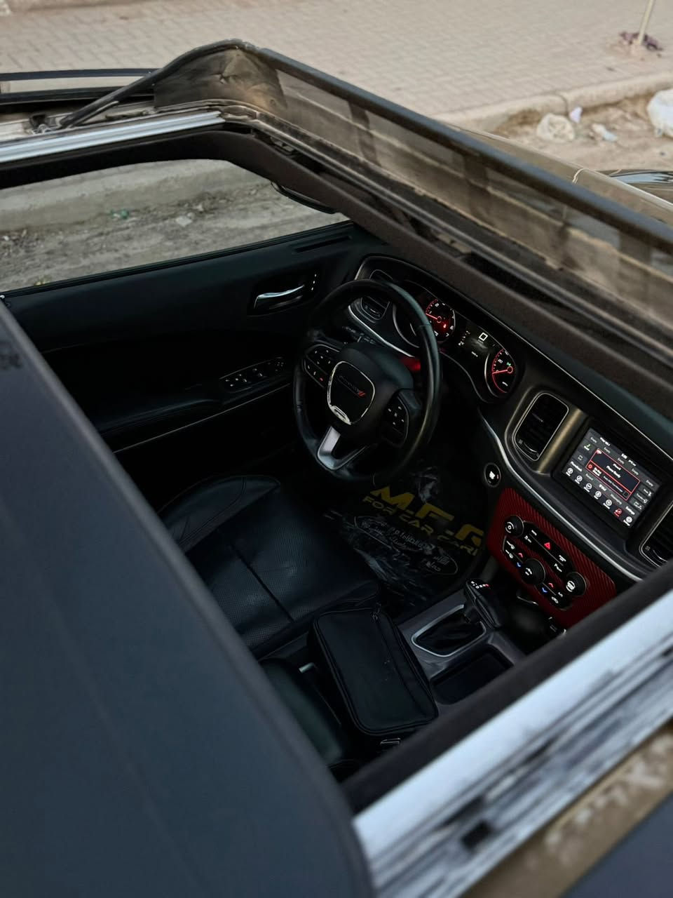 السلام عليكم للبيع جارجر 6 سلندر فول فول مواصفات 1/1 السيارة  حادثها نص جاملغ امامي بسيط جداً بدون لغد بدون شاصي بدون ايرباك موديل 2020 
عارضها 228 وبيها مجال بسيط 
للاستفسار ***********
