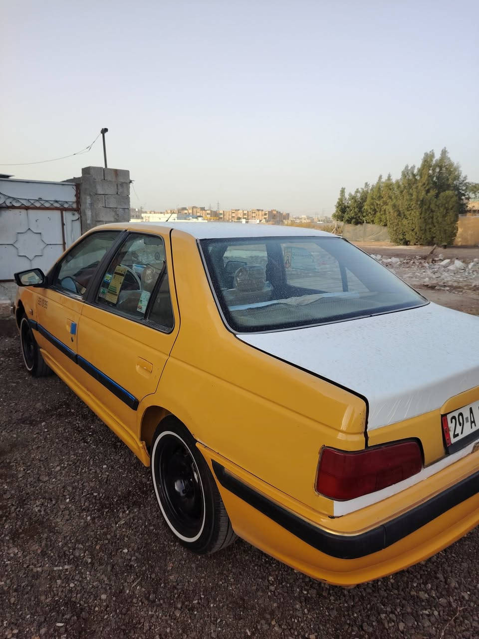 سلام عليكم بيجو بارص مديل 2015 رقم واسط انكليزي تحويل ثاني يوم مصفره هيئه و غرامات سياره جاهزه تخم تاير دوشمه جديده.  مكان كوت.  السعر 37 بيه مجال  ***********
