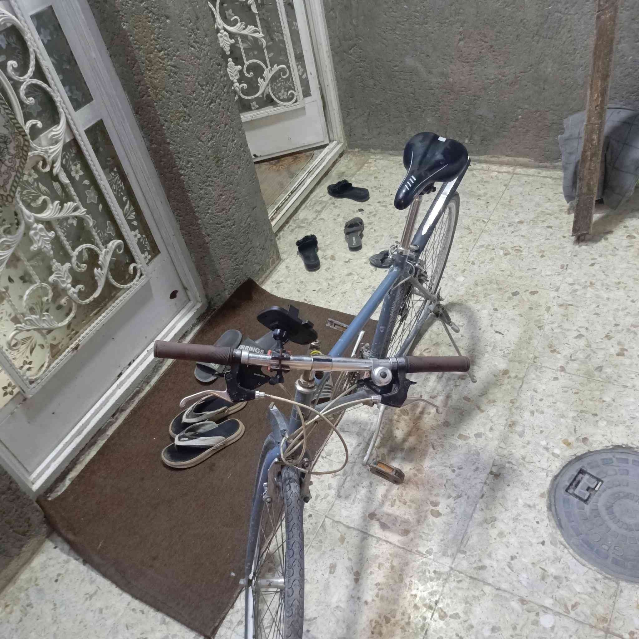 دراجة نوع 700c ماركة StepDragon فيراري ياباني لشة مضلعة واير دفن نظافة 95/% 

معدن فول المنيوم 
                         ماشة المنيوم صب 
                                                  نظام الويالة كمبليون 

سستم شيمانو كلارس 
                             كيورة سحب دفع 
                                                    دشالي 3امامي 7خلفي 

السعر 175الف وبي مجال 

((العنوان/بغداد/البلديات)) رقم الهاتف ***********
