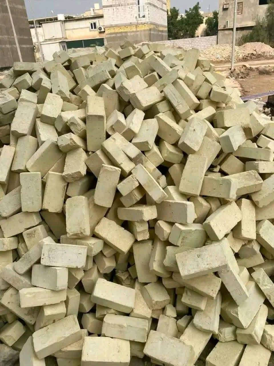 يتوفر طابوق الصلاح 
وعدد الدبل 4300 مضبوط شرط المكلاب
اللون وقالب وركن وقوه  يتوفر ناصرية بصره
الاستفسار ***********
