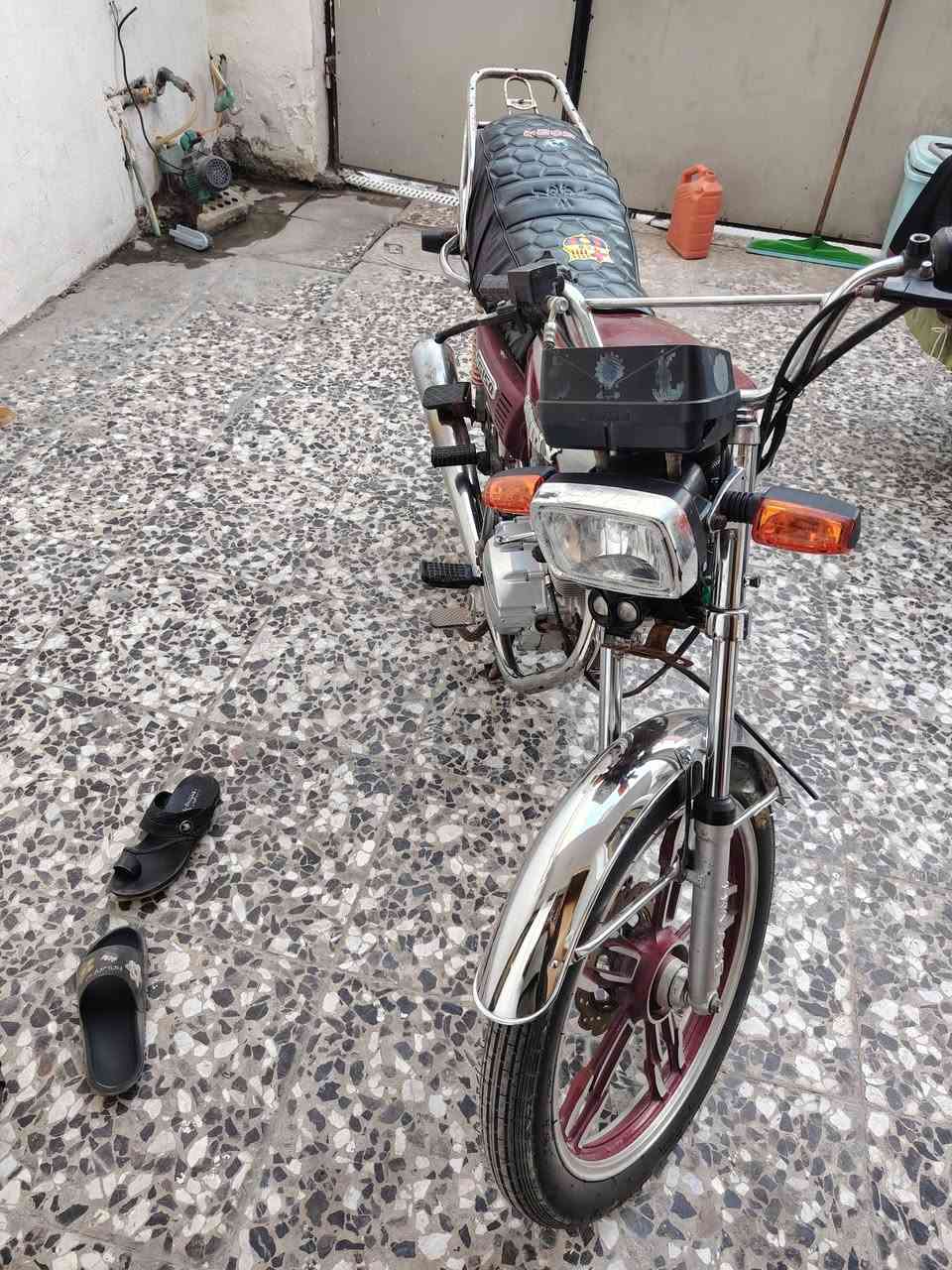 سيفان مديل ٢٠ كفاله عامه ٤٠٠ وبيها مجال حك جيتك يعني كلش قليل بغداد الشعله الخطيب الزراعي ***********
