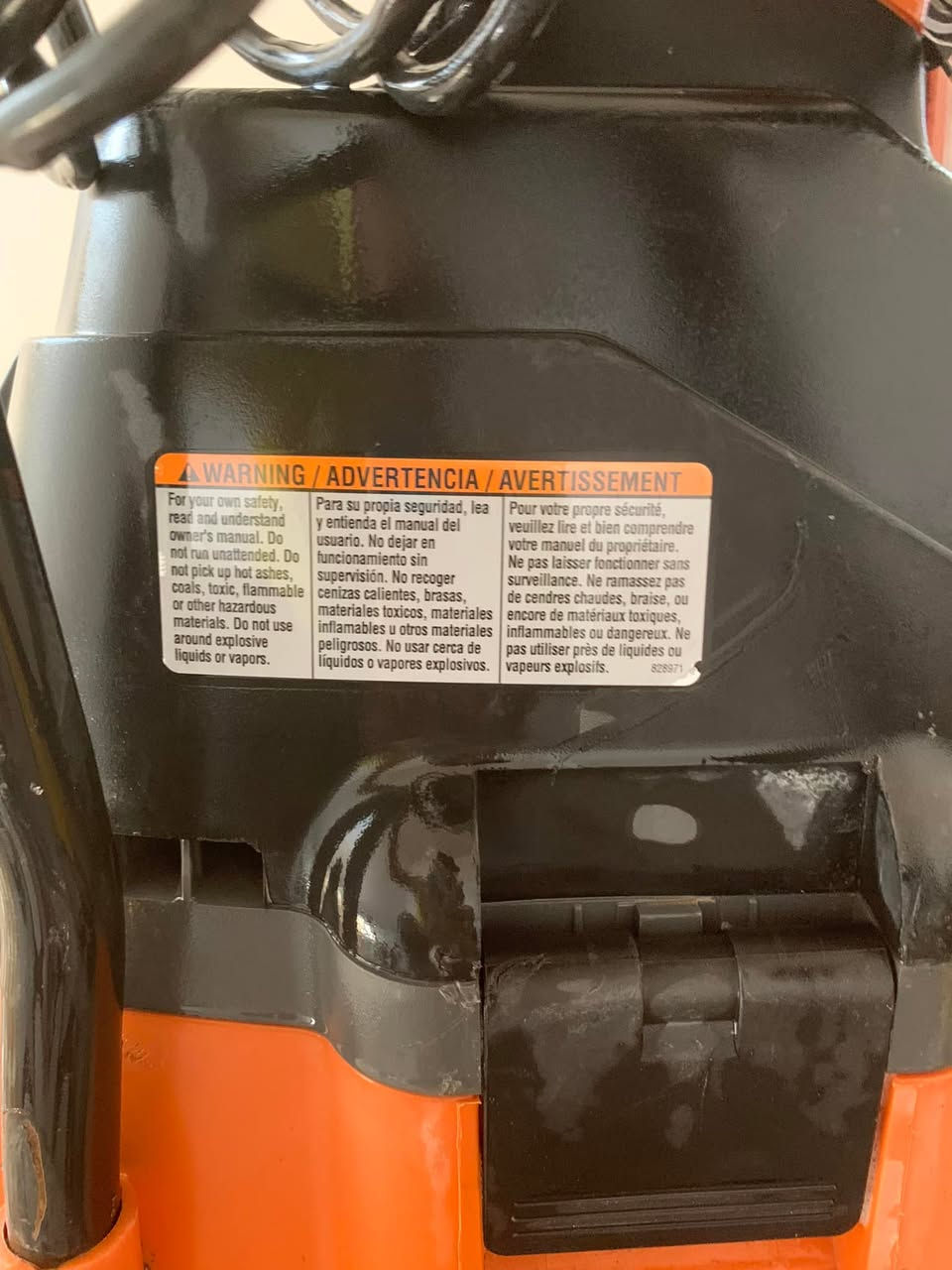 تحياتي للجميع. 
مكنسه رجد امريكي. صناعي.   جدا نضيفه.   
والقوه. لا تسولف عليه.  كامله. معه الصونده. 
كهرباء. ٢٢٠ فولت. 

السعر. ٢٥٠ الف.


**إذا كنت صاحب هذا الإعلان وتريد حذفه لأي سبب، رجاءا أرسل رسالة إلى الدعم الفني**