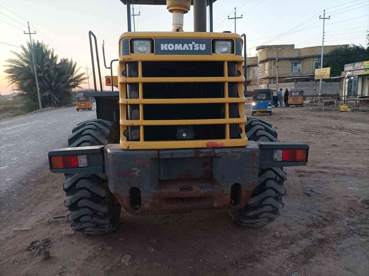 السلام عليكم متاح شفل كوماتسو حجم100على وضع الشركه قطره صبغ مابيه رقم بغداد بسمي مااجواب على الخاص للاستفسار اتصل على رقم راعيه***********
