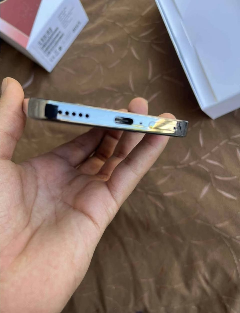 هونر HONOR X9d 5G اخو الجديد كامل ملحقات
جهاز نضافتة 100% ذاكرة 256 عشوائية 12+12 
💵 السعر 465 
او مراوس حسب قناعه توصيل ماعندي 🚫🔴
مكاني بغداد حي الاعلام او بياع 
‏تواصل على واتساب ***********
‏
