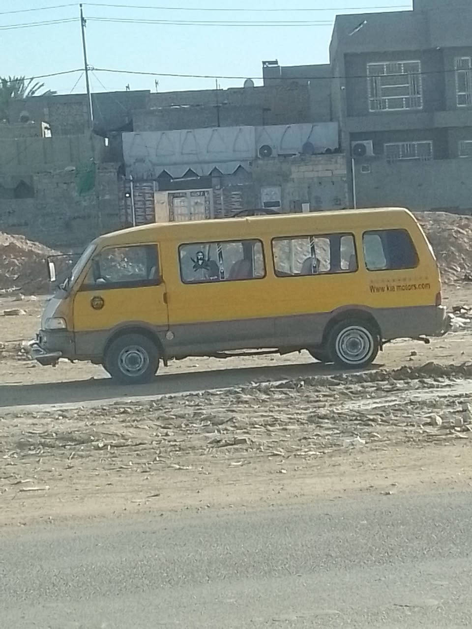 كيا اسياه للبيع المكان ديوانيه حداديه جديده مشط جديد بس الماكينه بها كرنك سعر 20 وبيها مجال رقمها صدامي واللي يحب يتصل على الرقم ***********
