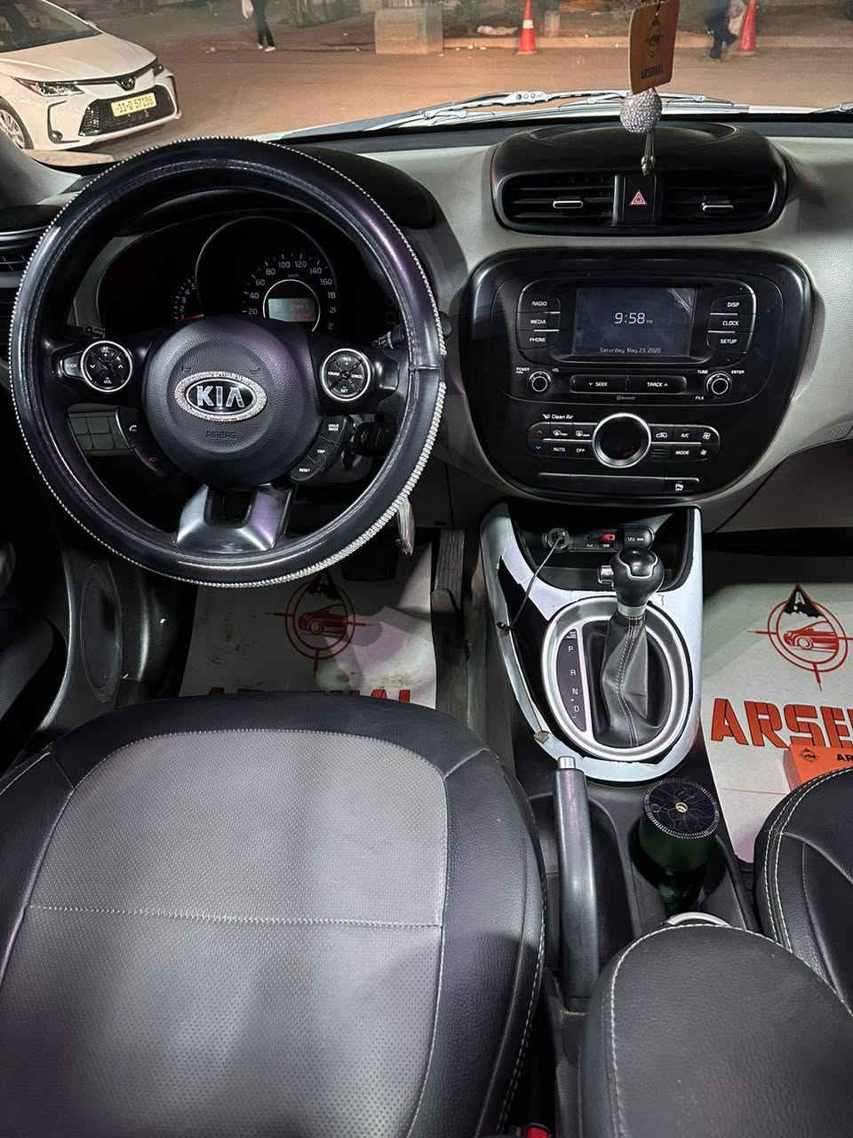 كيا صول 2019 – بحالة ممتازة جداً
▪️ مكينة 1600 سي سي
▪️ قير أوتوماتيك
▪️ فول مواصفات بانوراما (عدا البصمة)
▪️ ويل كب 17
▪️ داخلية جلد نظيفة جداً
▪️ شاشة + بلوتوث + تحكم دريكسيون
▪️ تكييف شغال 100%
▪️ الماشي 27,499 كم فقط (مثبّت بالصور)
▪️ السيارة اخت الزيرو
▪️ استعمال مال بيت ومرتبة جداً
▪️ لا تحتاج أي صرف
💰 السعر: 145 ورقة
📍 العنوان: زيونة
📞 رقم الاتصال: ***********
