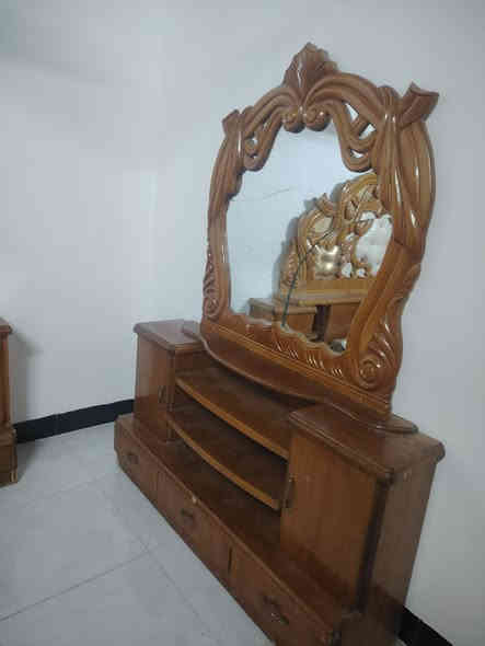 غرفة نوم للبيع خشب ثقيل رقم واحد السعر500 العنوان كوكجلي/***********
