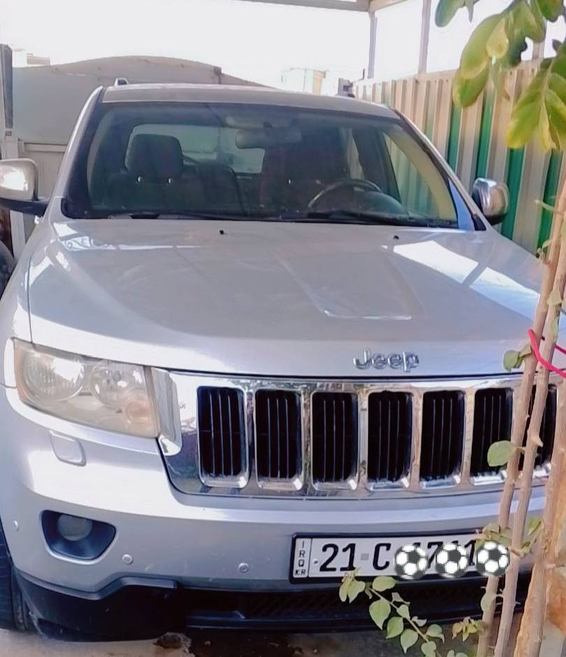 السلام عليكم . جيب 2011 رقم سليمانية انكليزي . السيارة بيها منظومة غاز . محرك 3600 فور ويل 4×4 . كلين بدون حادث  مكفولة دواخل وخارج  ويل كب 20 SRT اسود . مكاني بغداد عارضها ب145 السيارة جديدة باسمي للتواصل ***********
