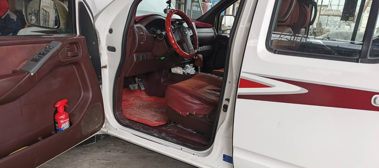 سياره نيفاره 2009گير اوتماتيك محرك بلاد محرك حلو   دواخل كلش حلوة شاشه. لايت زنون اصلي سياره نظيفة تجي وتشوف بعينك  حداديه حلوه رقم كربلاء مشروع وطني راعيها موجود بالبصره شرط مداور. سنويه مامنتهيه بعدهي. السعر 88  العنوان. بصره گرمة علي. ***********
