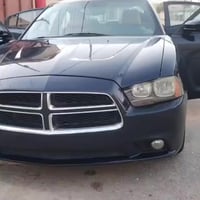 شارجر ١٤ خليجي فول مواصفات  السياره كفاله من الكص  مكينه ٣٦٠٠ كير طيار...