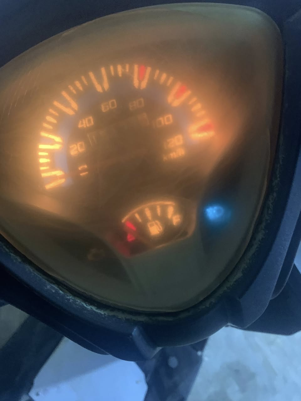 ‏سلام عليكم أنت دراجة للبيع ساكنة صيني موديل 23 ديالى شهربان سعرها 300 ويا مجال رقم الهاتف***********
