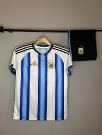 دريس وشورت تايلندي قياس L السعر 13 والتوصيل مجاني واتساب 07830237699