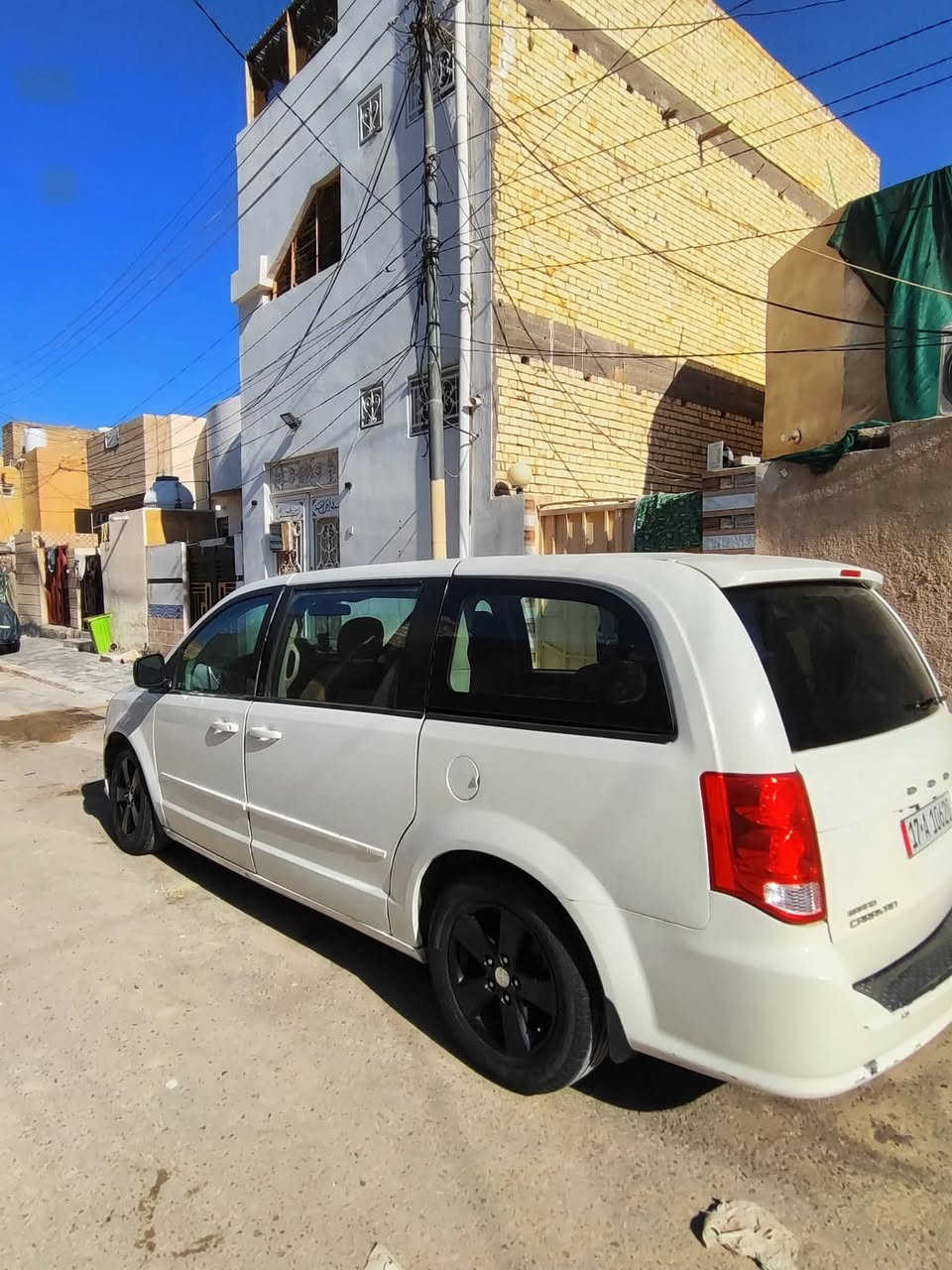 السلام عليكم
دوج كرفان موديل 13 رقم مثنى اجرة كير ومحرك جديدات شادهن سنويه باسمي لل29 سياره باسمي يعني ثاني يوم احولك مصبوغه عام لغرض تبديل الرقم حداديه 60,٪ تبريد تدفئه كله شغال دوشمه وكاعيه جديد   باقي التفاصيل اسالني وجاوبك واني حاضر ،، السعر 110 وبيها مجال للطيبين  ***********
