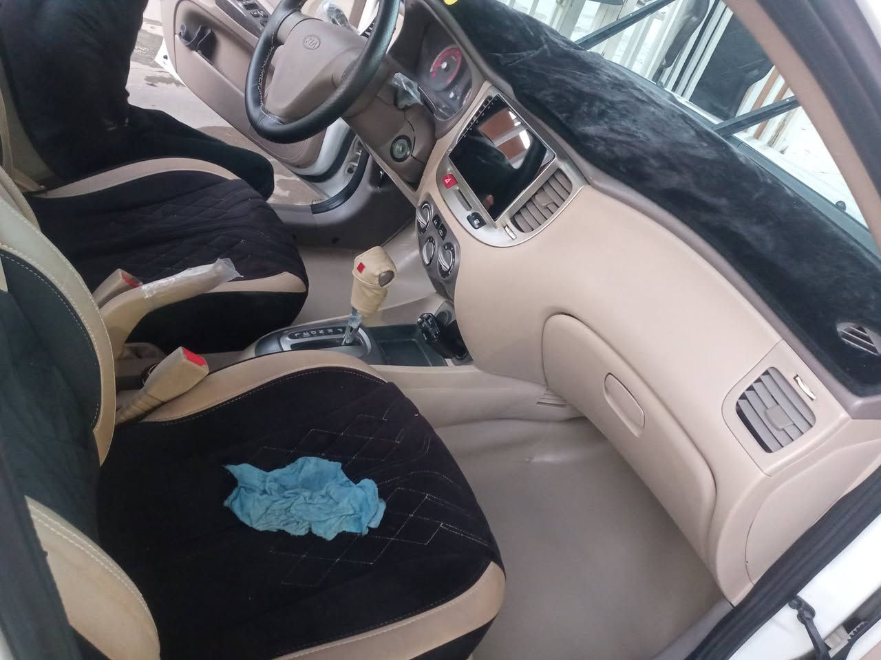 كيا ريو 2012،
محرك كير شرط لاصرف ولانفخ،،
رقم سليمانيه مسطره باااسمي شرط التحويل 
محرك 14,,
بيها مكانين بارد قدر 10سم،،،
مكاني الموصل 
طالب عليها شده وبيها مجال بسيط


**إذا كنت صاحب هذا الإعلان وتريد حذفه لأي سبب، رجاءا أرسل رسالة إلى الدعم الفني**