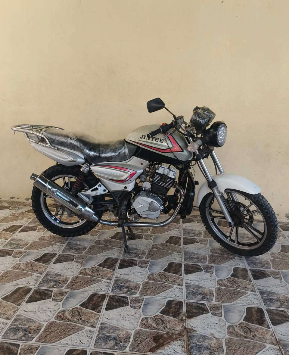 السلام عليكم
دراجة باندا 2014 أوراق كامله، للبيع السعر 375 وبيها مجال المكان ديالى شهربان ***********
