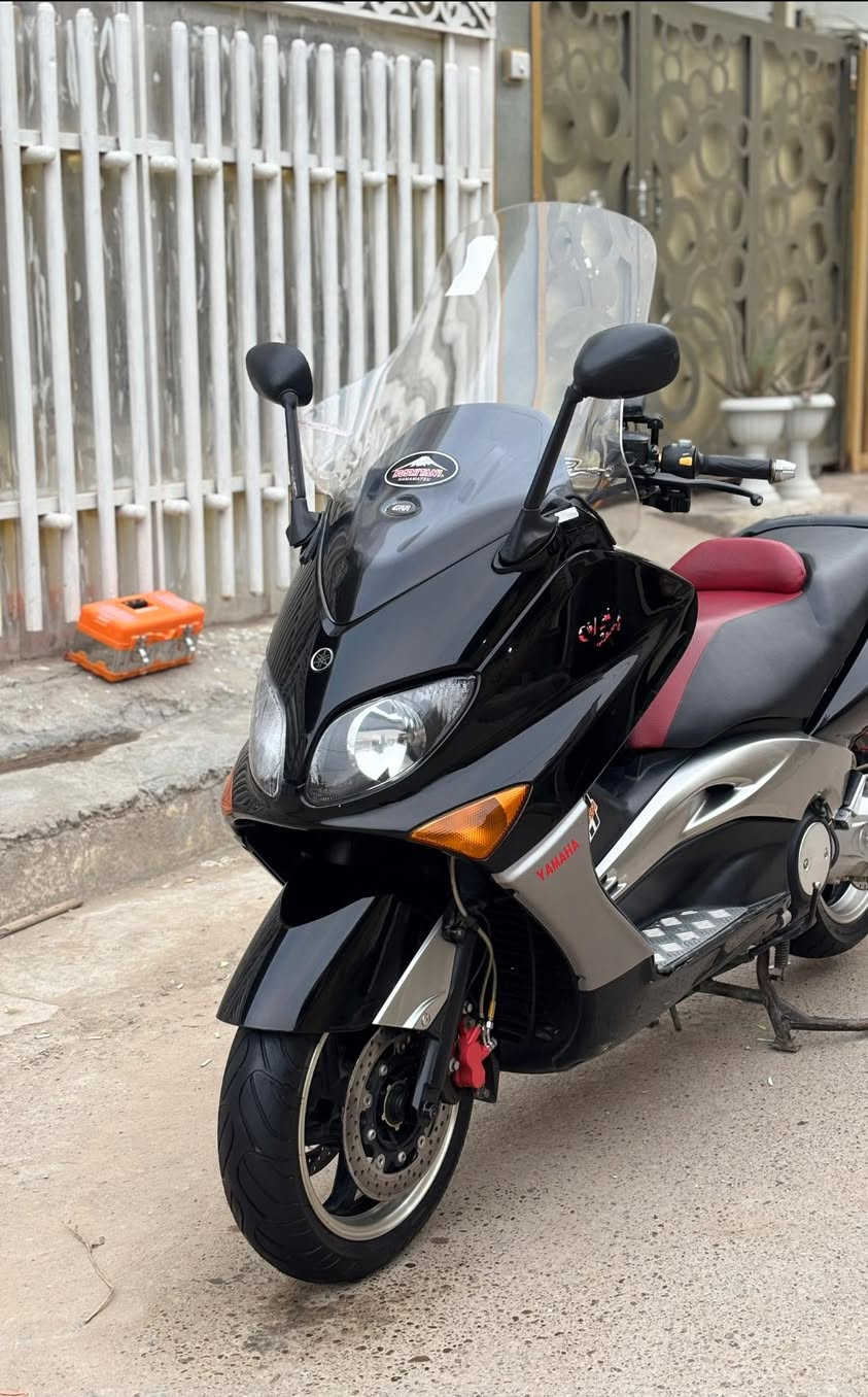 السلام عليكم للبيع تي ماكس 2008كفاله عامه على صور المزاد ماشيه 18الف الدراجه جديده بيها ستيرن رياضي كلجات مالوسي من المزاد جايه بيهن ستيرن رياضي صالنصه اوفر تايرات يابانيه كشن احمر دشبول احمر الاستفسار ***********
