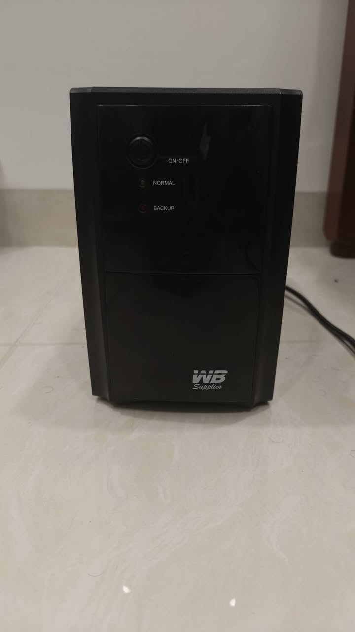 Xbox One x
الجهاز مصلح مدخل HD
ونظافة 90%
وياه يدتين اصليات وحدة منهن ما تقبل واير شحن
وياهن يوبي إس ١٥٠٠ اوفلاين حماية للجهاز فقط يعني ما يتحمل يشغل جهاز وشاشة من تطفة الكهرباء لمدة طويلة 
وياه ضمان أسبوع إذا بيه مشكلة أو أي شي انت ما مرتاحله رجعه وما يكون خاطرك إلا طيب 
سعر الجهاز وي الأغراض كلهن ١٨٠ وبيه مجال 
وكل الهلا اليريد يتواصل واتساب ***********
