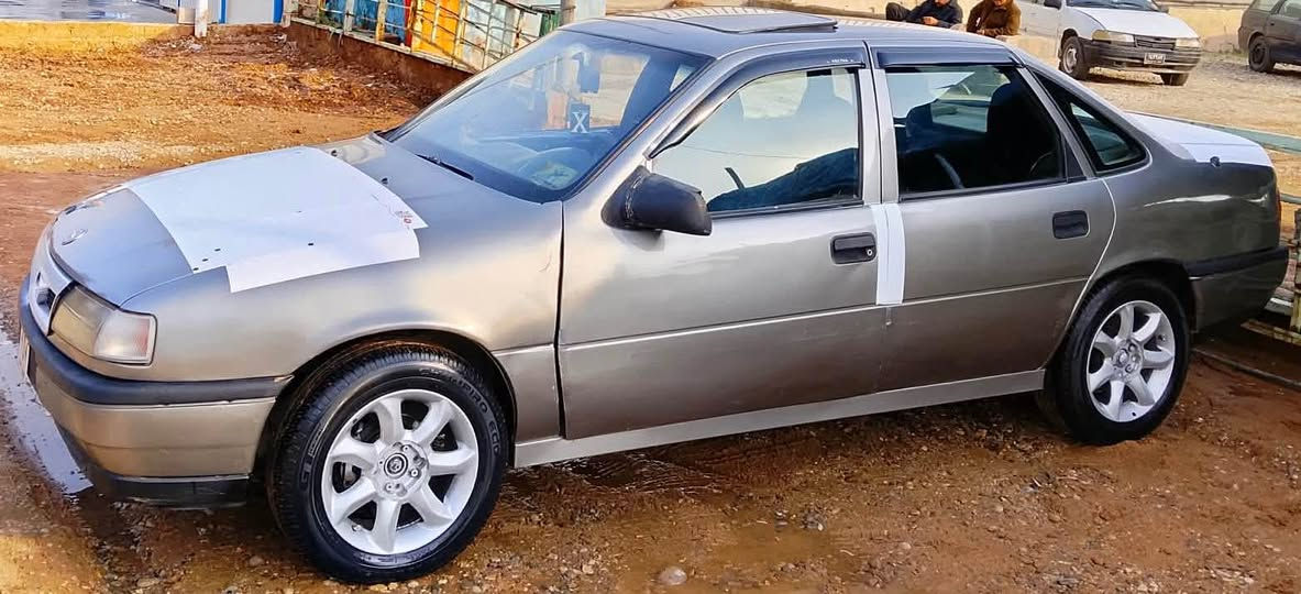 ئؤپل فيكتراي ١٩٩١ 
ئارم بلاستيك سليماني 
مةكينة ١٦ ي قايش پان 
دةعامي بؤ دةعامي بة شةرت 
جركة و ١٠٠ دؤلاري فري بدة 
دةعم ليدراوي خايس موس براوة بة شةرت 
سبوغي تازةية 
جوار تاية ويلي تازةية 
گةرمي و فلجة و كارةباي 
لايت و بةگلايتي نوي بو بةستراوة 
كامل سةيارةكة تةئمير كراوةتةوة 
هيج كوشن و دةرگايةكي نةشكاوة 
سةيارةكة نمونة جوانة 
شوين كؤية 
***********
***********
نرخي ٢٤ گةلا و مةجالي كةم كويسينجاك, أربيل
