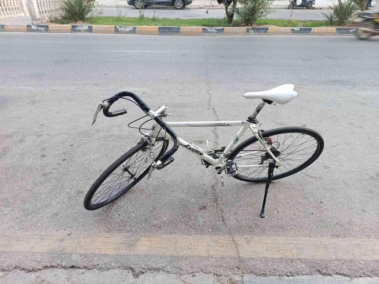 سلام عليكم
رود بايك حجم 27
هيكل المنيوم + ماشه حديد
استخدام قليل كلش 
رايده ب 160 وبي مجال 
مكاني كوت الطشاش 
الخاص مفتوح


**إذا كنت صاحب هذا الإعلان وتريد حذفه لأي سبب، رجاءا أرسل رسالة إلى الدعم الفني**