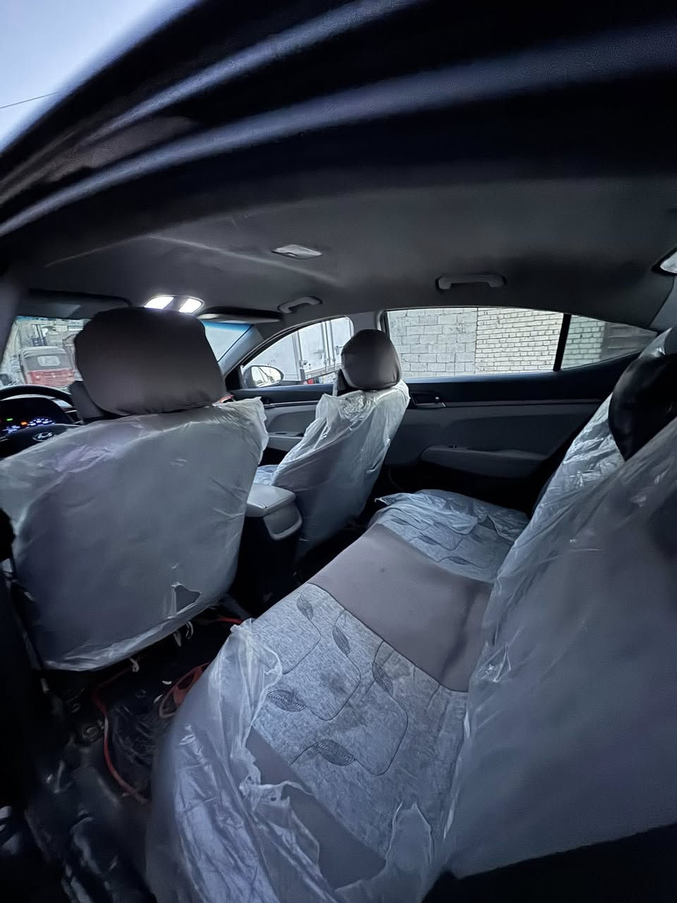 سلام عليكم سياره الانترا موديل 2018 سياره خير من الله محرك 2000 دوش سياره وارد امريكي حادثها جاملغ وبنيد سياره گير عادي سبعه نمر السعر 117 وبيها مجال حق الجيه ***********
