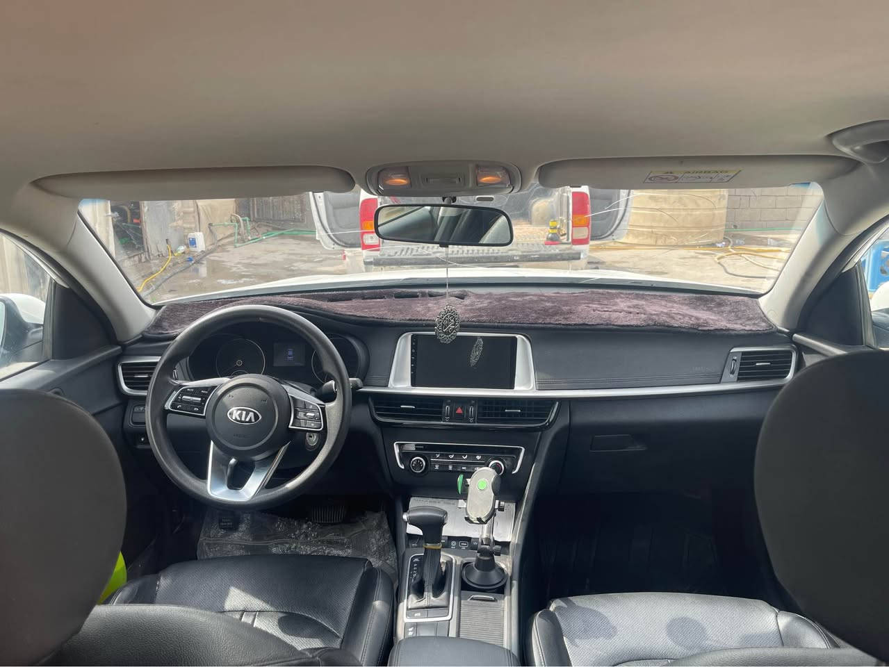 بيع او مراوس بأمريكي او حسب الرغبه كي 5 وارد كوري سنوية جديدة موديل 2021 محرك 2000 مكفوله ضربه وتبديل وصبغ عدا جزء بسيط بالجاملق الأمامي السعر 167بيه مجال قليل *********** البصرة, العراق
