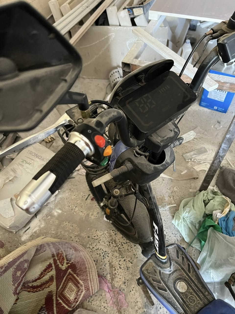 يا الله السلام عليكم ورحمة الله وبركاته
دراجة شحن بغداد صار ٣ ايام عندي 
بطاريات فول ١٠ تجيك وتفحص يلا تاخذ 
دراجة خير من الله تاير امامي جوبلس تاير خلفي جوب 
شاحنتها الاصلية موجودة 
سعر ٣٢٥ وبي مجال 
للتواصل ***********
