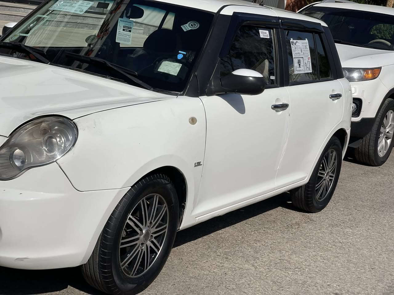 السلام عليكم 
ليفان للبيع 320السياره مصروف عليها باتري جديد طخم امامي جديدً السياره مسوي عليها ادامه كامله بلكات نوزلات جدد السياره لاصرف ولا نفخ السياره بيها باب النفر امامي صبغ  والثاني بي بارد فقط بيها كابون بانزين الجام الامامي مبدله جديد  بيها دمام خلفي وشاشه كبيره الداخل نضافته 80‎%‎الكهربائيات كلها شغاله ما بيها ما يشتغل هزه وسنويه جدد مصارلي شهر من بدلت الارقام مالتها انا صاحبها الشرعي السياره ما تصرف عليها الف الشراي يتفضل ويتصل 
سعر السياره 55وبيها مجال بسيط 
***********
