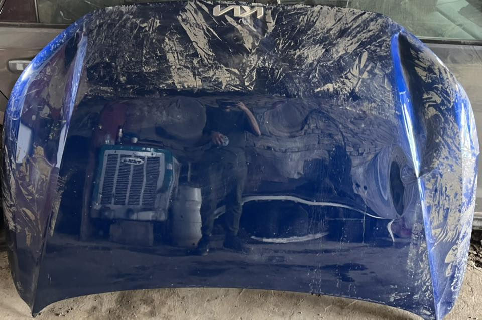 السلام عليكم للبيع بنيد كيا k4بي طخه خفيفه بل حافه ورصعات زغار مكانه بغداد سعرة 400$ للاستفسار (***********)
