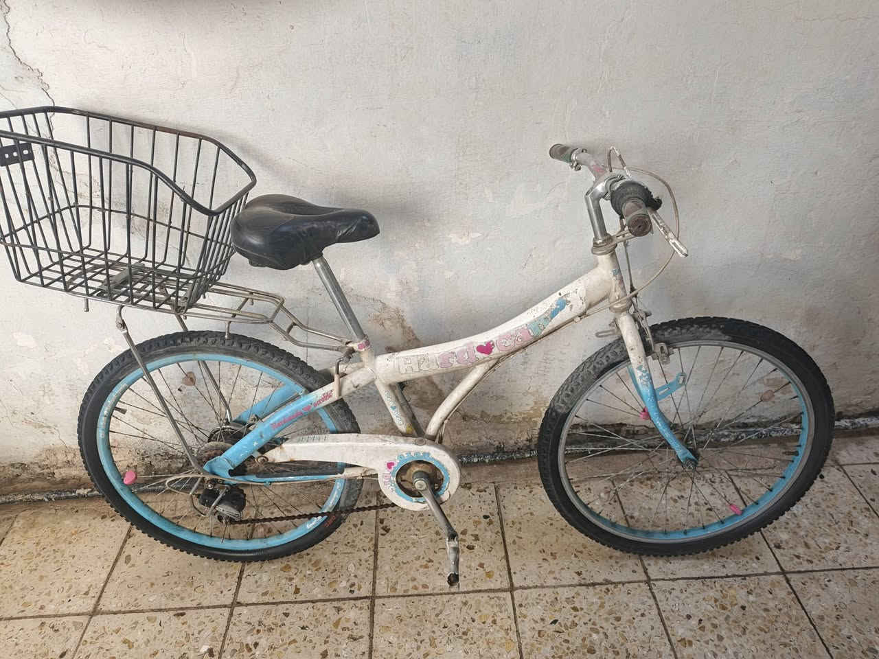 بايسكل حجم ٢٤ بحاله جيدة للبيع بسعر ٥٠ وبيه مجال بسيط


**إذا كنت صاحب هذا الإعلان وتريد حذفه لأي سبب، رجاءا أرسل رسالة إلى الدعم الفني**