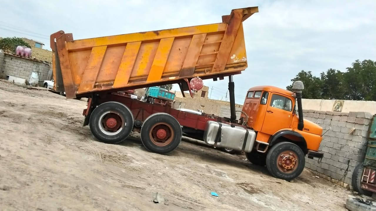 سلام عليكم قجمه للبيع موديل 90 مجموعه جيف بلاد شاصي مكفول مكينه55 نضيفه كير 130 جديد  سياره نضيفه حيل حلأ من الصوره الاستفسار ***********
