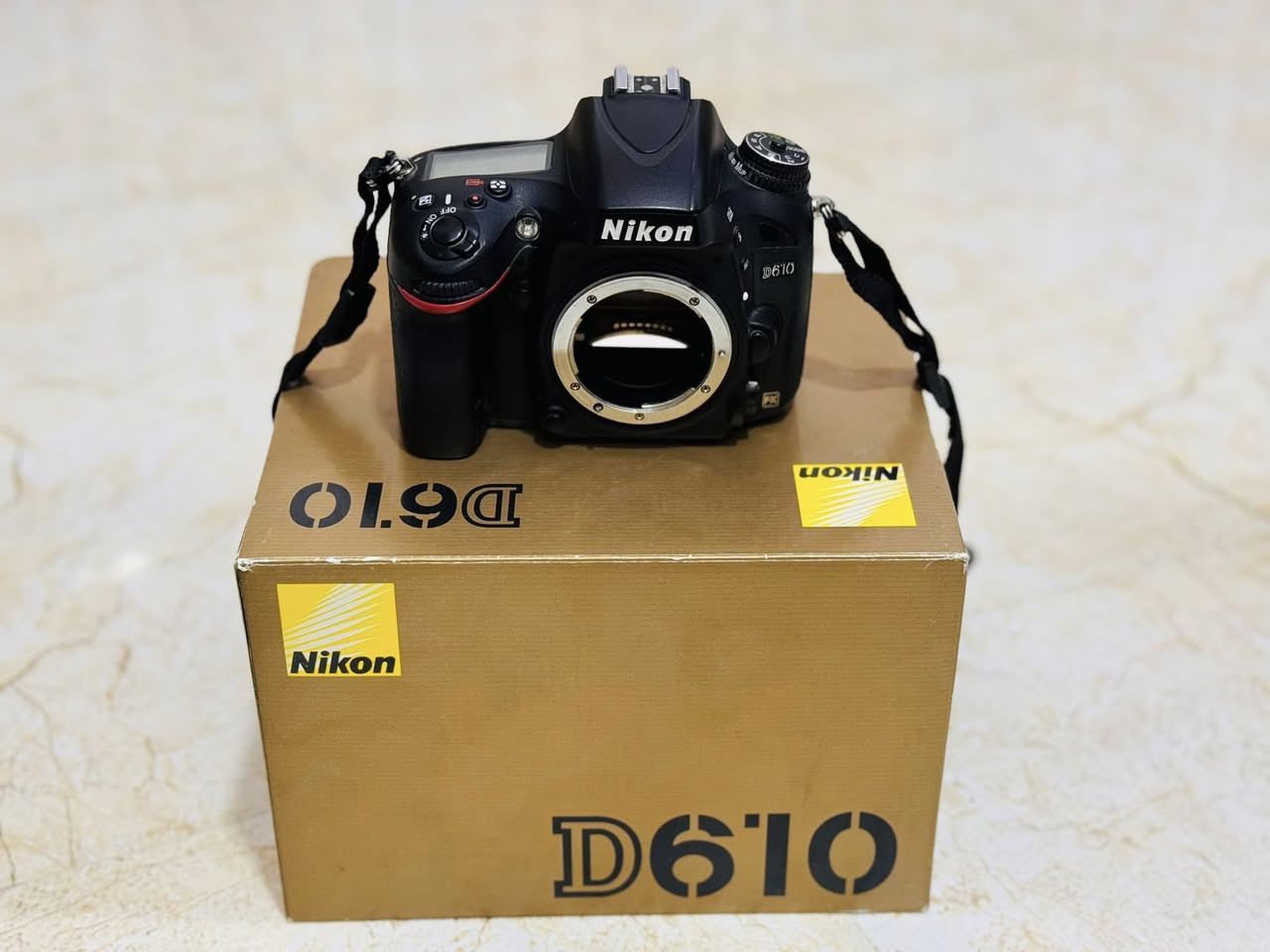 كامرا نيكون D610
عدسه رياضيه 70-300 f4
بطاريه الكامره الاصليه والحزام كيبل البيانات والشاحنه
الاضافات
......................................
رام ٦٤ 
بطاريه اضافيه 
فلاش tt520
تريكر
ترايبود
سوفت بوكس حجم 90
 سعر ٦٠٠ الف


**إذا كنت صاحب هذا الإعلان وتريد حذفه لأي سبب، رجاءا أرسل رسالة إلى الدعم الفني**