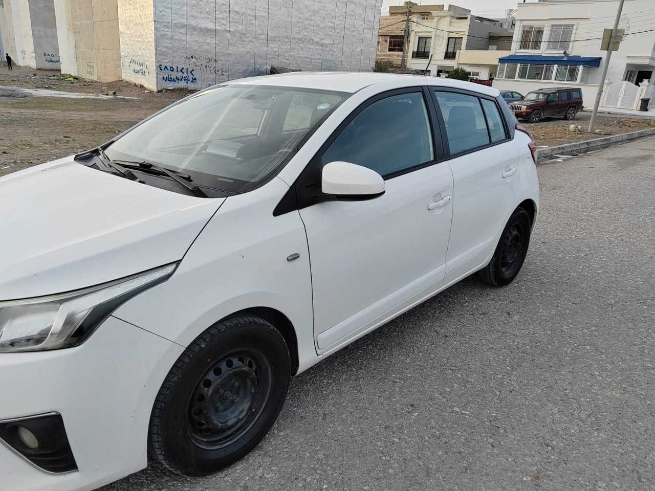 تویوتا یارس 2017 مواسفات se
رەقەم سەنەوی نویە تحویل بەشەرت 
دوو پارجە سوبغ بی داخل پیش پاش کەپس 
گیر مەکینە تەبرید بەشەرت بی عەیبە 
سیارە خاوینە بی عەیبە 
سعر 110$ ماجل 
***********📞
