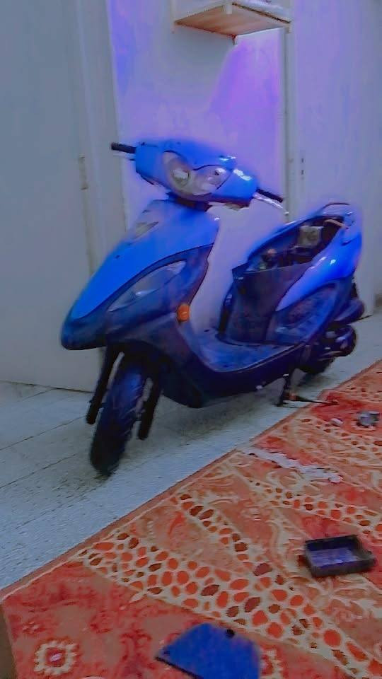 السلام عليكم دراجة لا بيع الدراجة نضيفى كاملة من كلشي كشنهة جديد الدراجة لابيع بدون مراوسة السعر خاص نكرة سلف كابريتر مو نوزل رقم دلفوني***********
