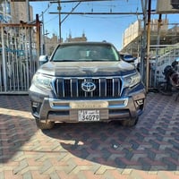 برادو في اكس • ٢٠١١ • كراسي جلد