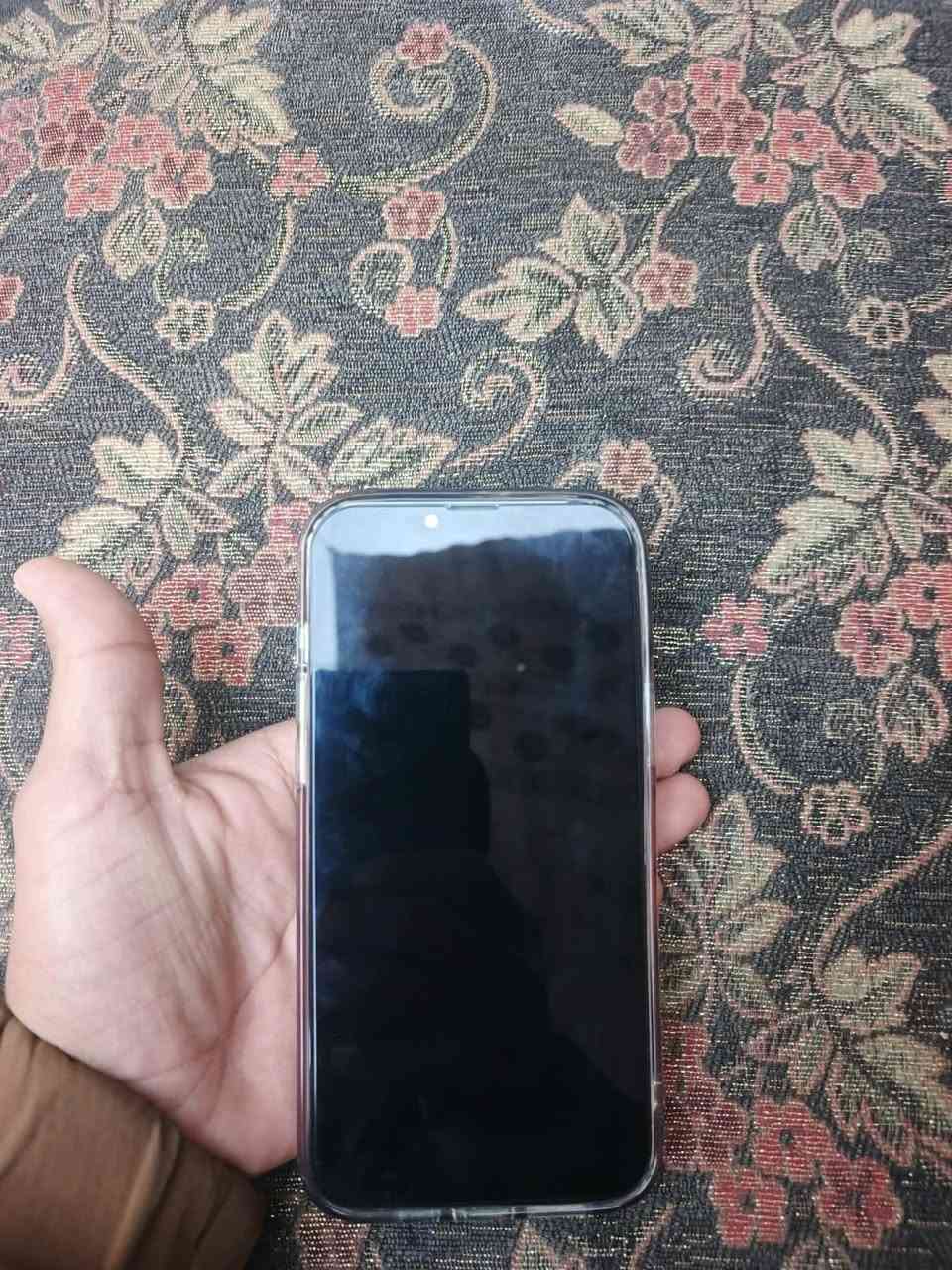 السلام عليكم 13 بر ماكس ذاكره 256 بطاريه 90 بعده بضمان ما بدل بي اي شي  علا  وضع شركه سعر  750 وبي مجال مكاني بغداد الكماليه ***********
