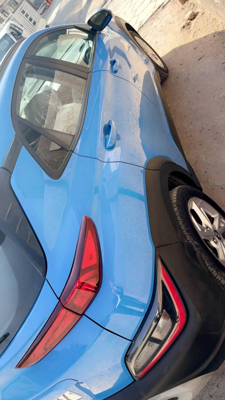 السلام عليكم 
هونداي كونا 2022 فول مواصفات سلايد بصمه محرك 2000 دوش ضررها موضح بلصور بدون ايرباك ماشيه 38 مكان سياره بغدادالسعر148$ للاستفسار الاتصال *********** Colombo, Sri Lanka
