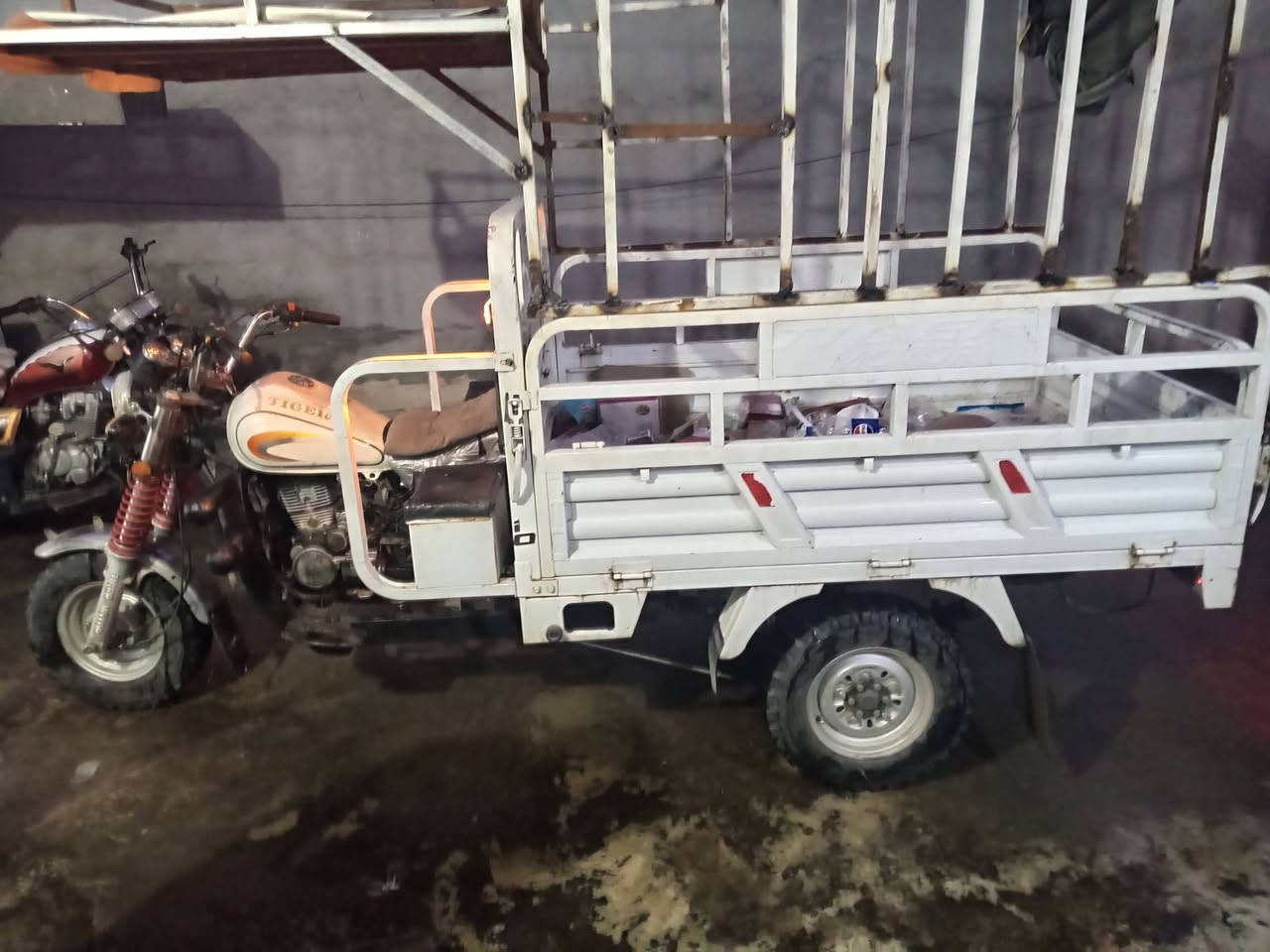 للبيع ستوت موديل 2022 مكان الموصل  حي القاهرة 
السعر مليون وربع 
توصل عل الرقم ***********
