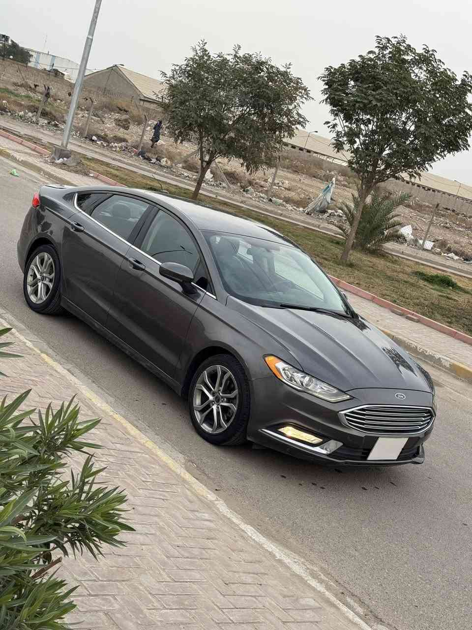 Ford Fusion 2017 SE
السلام عليكم للبيع فورد فيوجن 

***********

 فورد فيوجن 2017  

المواصفات : 

•حساسات خلفية  

• كراسي كهرباء 

 • تشغيل عن بعد

• تشغيل بصمة وبصمة ابواب 

• كاميرا خلفية دوارة 

• حساس مطر

• شاشة كبيرة

° نظام Eco لتوفير الوقود

• هاند بريك كهرباء

• مثبت سرعة 

° نظام الملاحة gbs

• اجهزة سلامه عامه SRS + ABS

 • مانع انزلاق

 • كود أبواب لفتح السيارة في حالة فقدان المفتاح

• نظام اوامر صوتي

وبيها بعد هواي مواصفات ما ذكرتهن 

•رقم اربيل تحويل ثاني يوم

•3 قطع صبغ بدون ايرباك مرفقة صور الحادث بجم كبس

ماشيه ٨٢ الف كيلو متر

•مكان السيارة بغداد السعر 95 وبيها مجال
