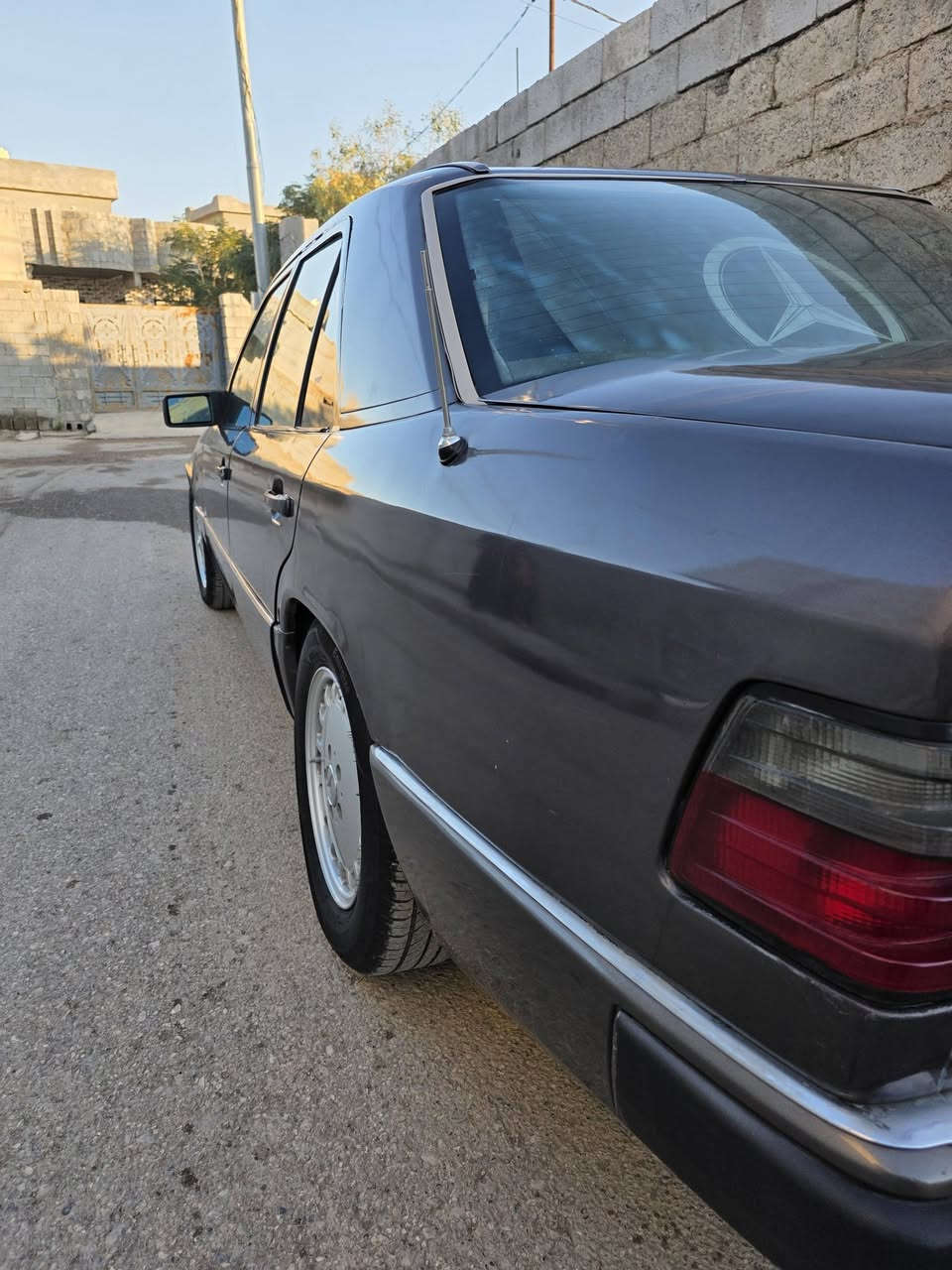 اسلام عليكم ماسيدس دب موديل 89 رقم مميز ديالئ السعر ٥٥ اوبيهة مجال للستفار ***********
